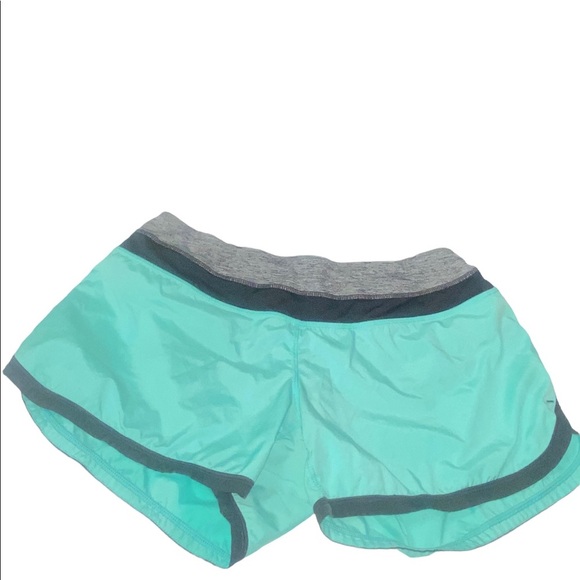 Lululemon Groovy Run Shorts Size 8 Sea Foam Heathered Black Lined - Picture 1 of 4